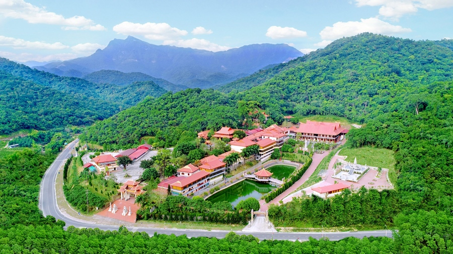 Kiến trúc đồ sộ của Thiền Viện Trúc Lâm Yên Tử