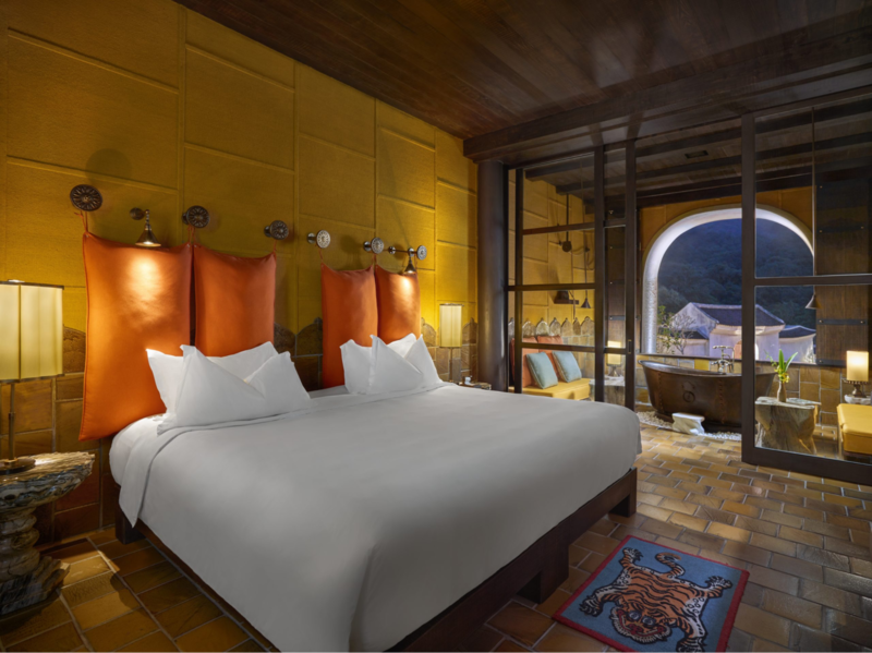 Hạng phòng Junior Suite hướng bể bơi