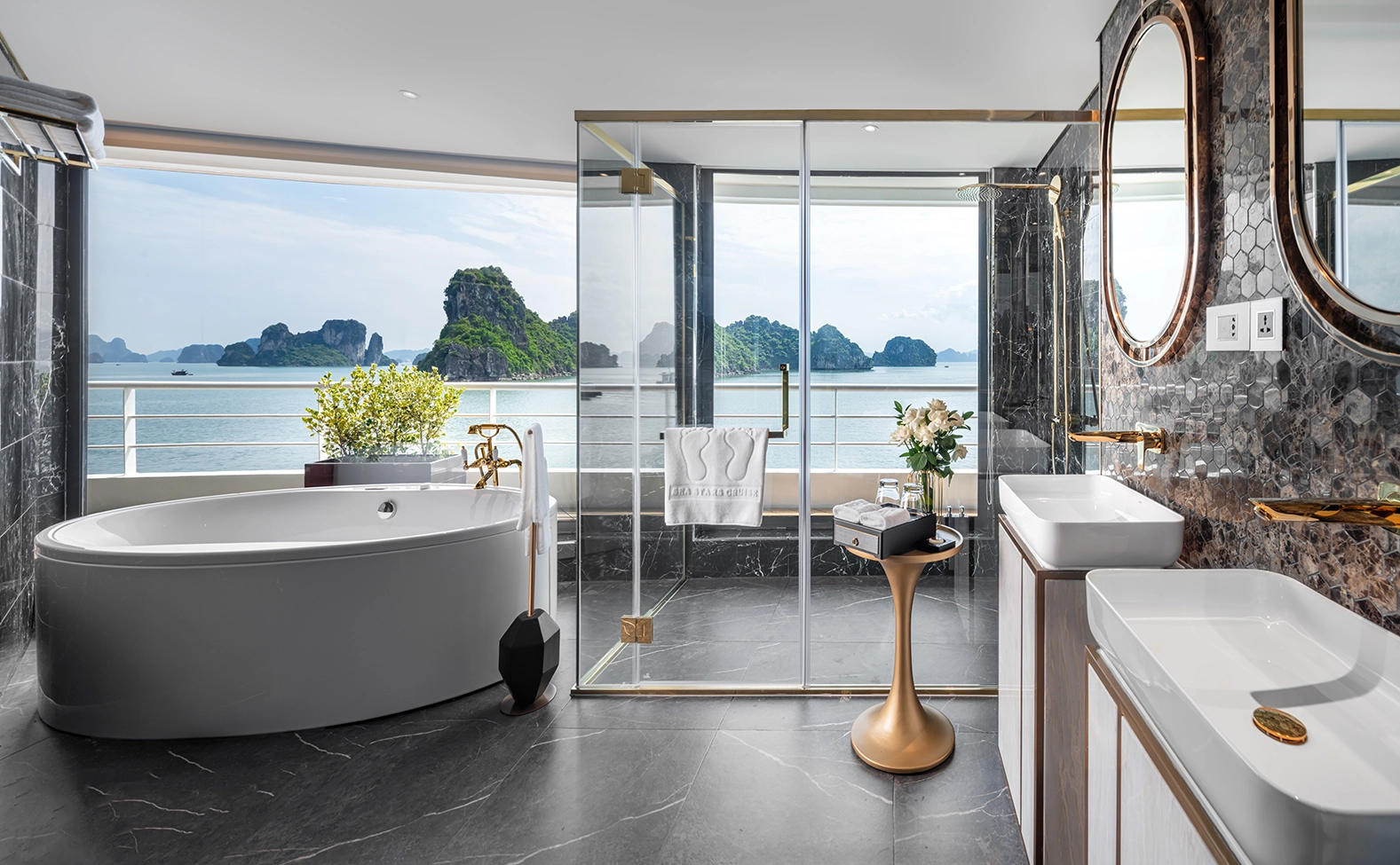 Phòng Deluxe 3 người (Deluxe Triple Room)