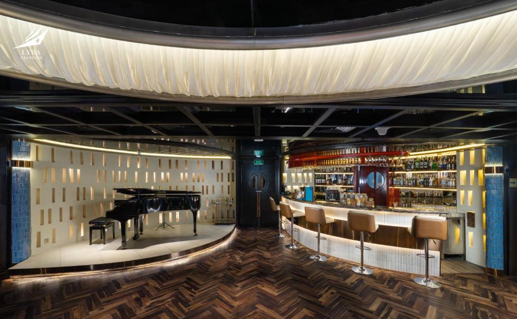Sky bar là điểm dừng chân lý tưởng để thưởng thức cocktail