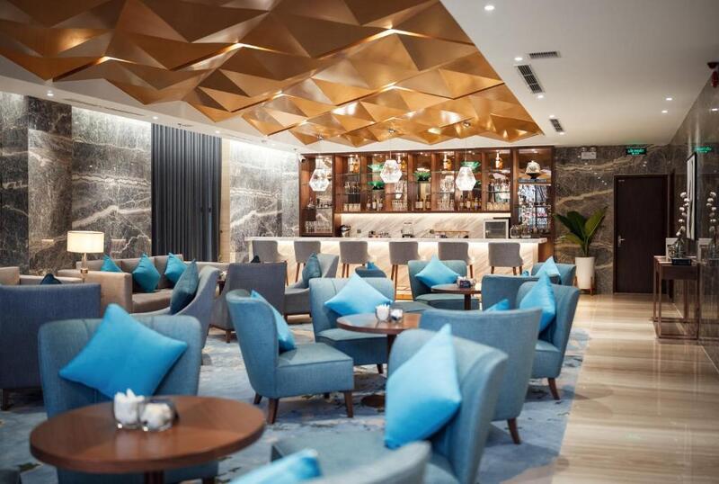 Nội thất sang trọng bên trong D'lecia Hotel