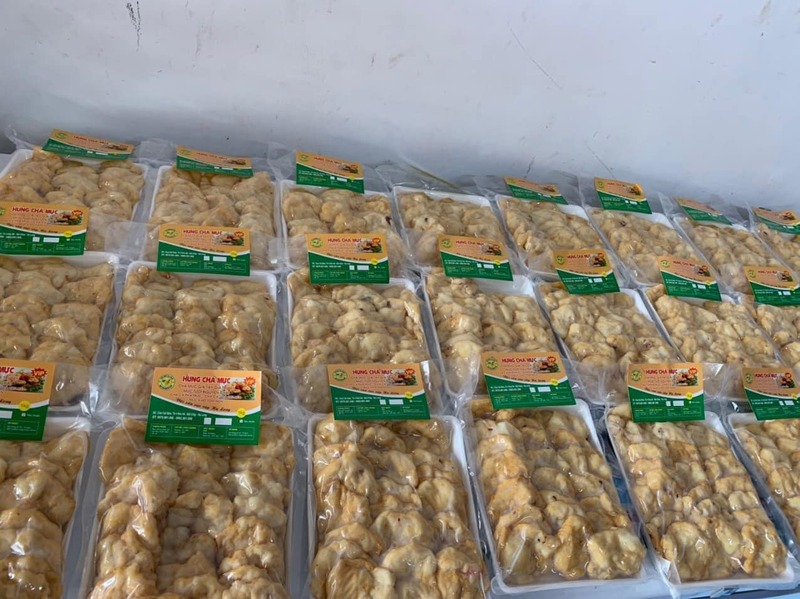 Chả mực Hùng nổi tiếng với du khách