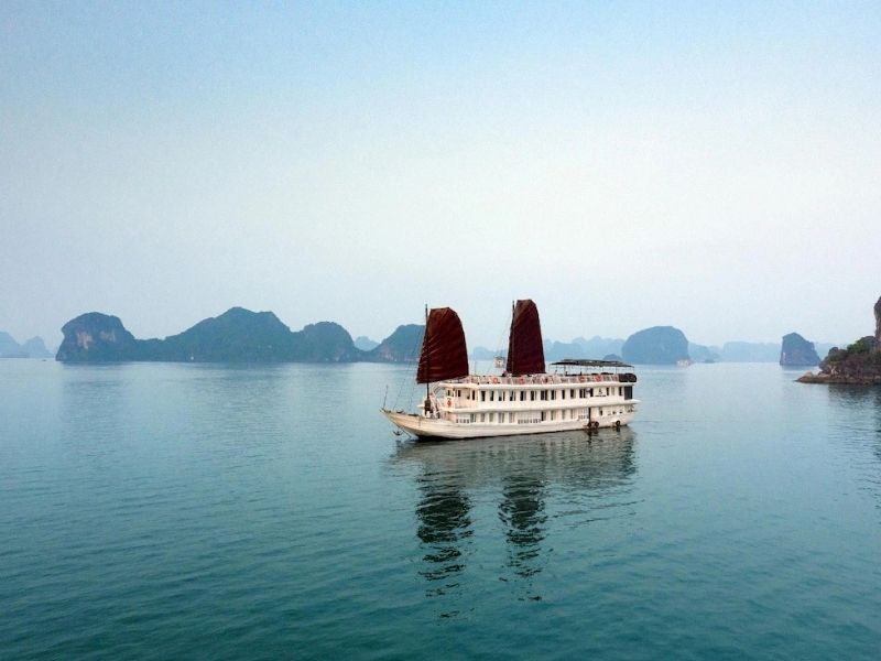 Lalago - Đơn vị cung cấp dịch vụ đặt tour du thuyền Garden Bay Legend uy tín