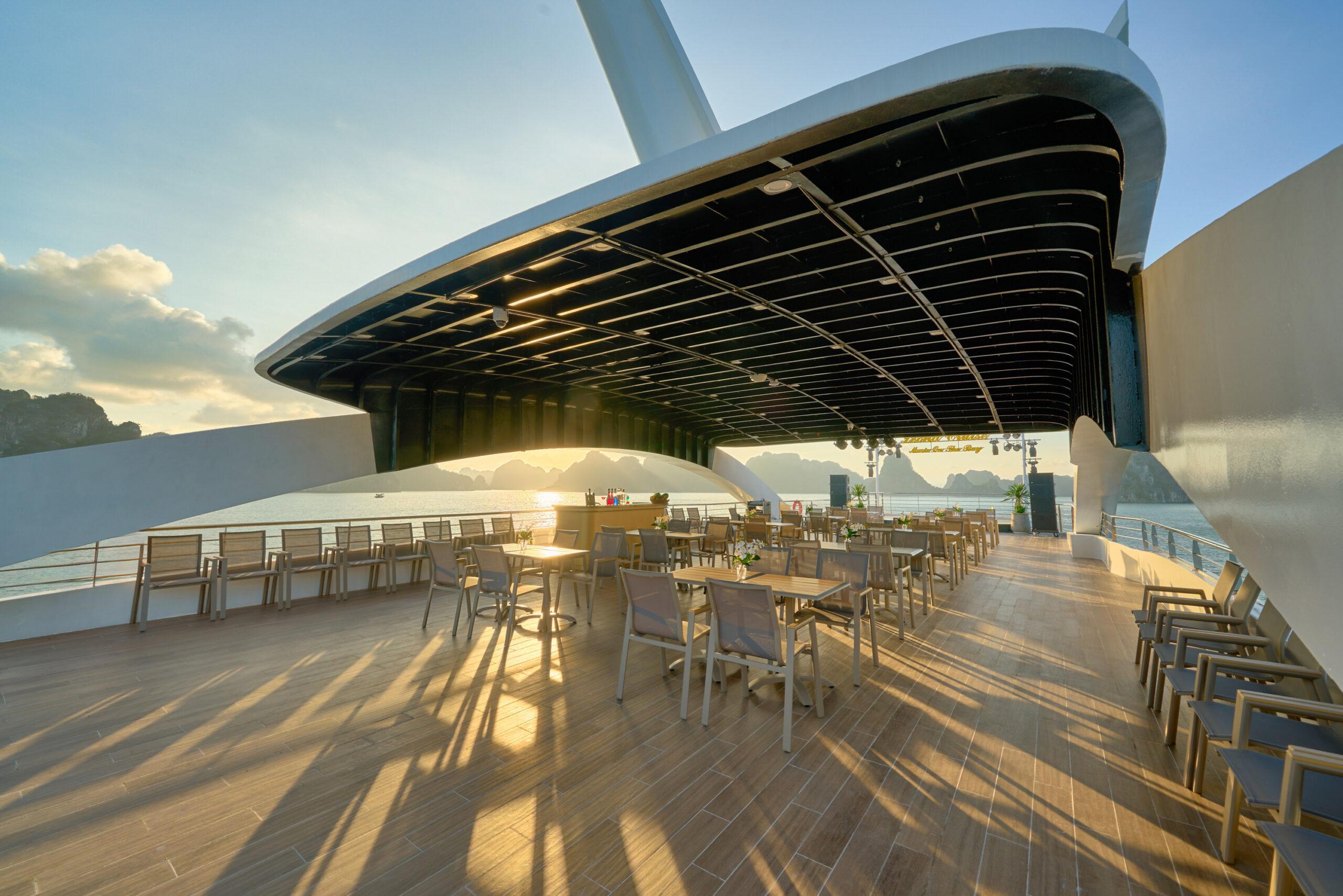 Khu vực sundeck tầng 3 rộng rãi