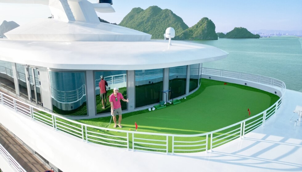 Sân Golf mini độc đáo ngay trên boong tàu