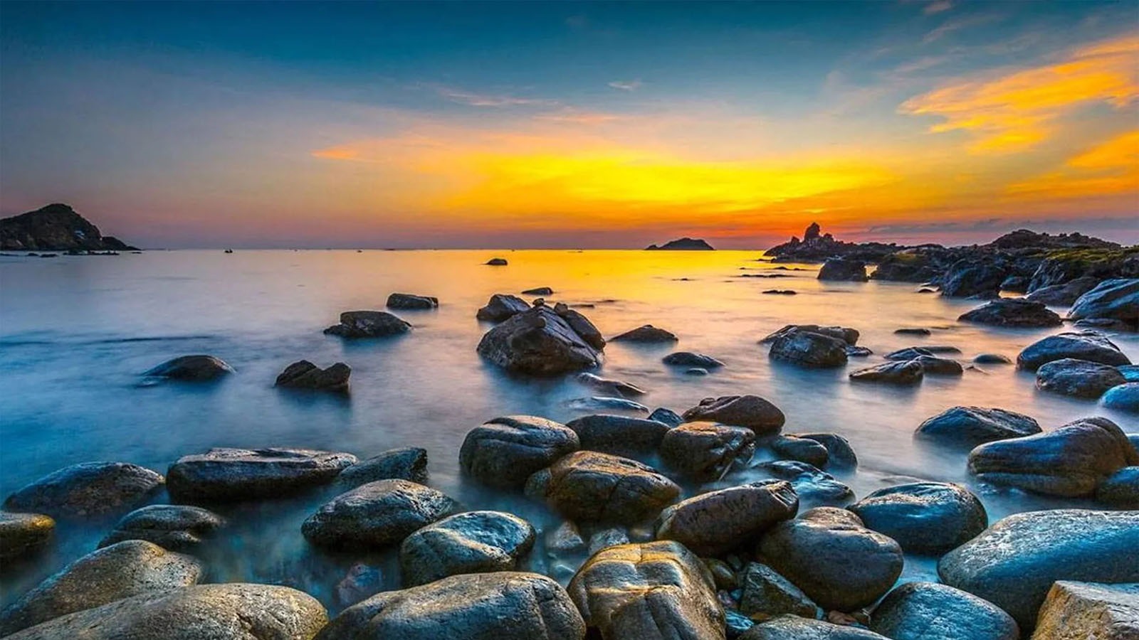Khám phá Hòn Ghềnh ngắm trọn vẻ đẹp của vịnh biển Mũi Né