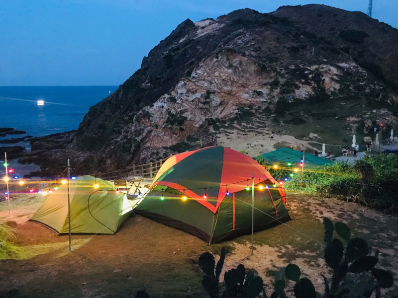 Cắm trại qua đêm tại đảo Mắt Rồng sẽ trở thành trải nghiệm đáng nhớ nhất của bạn