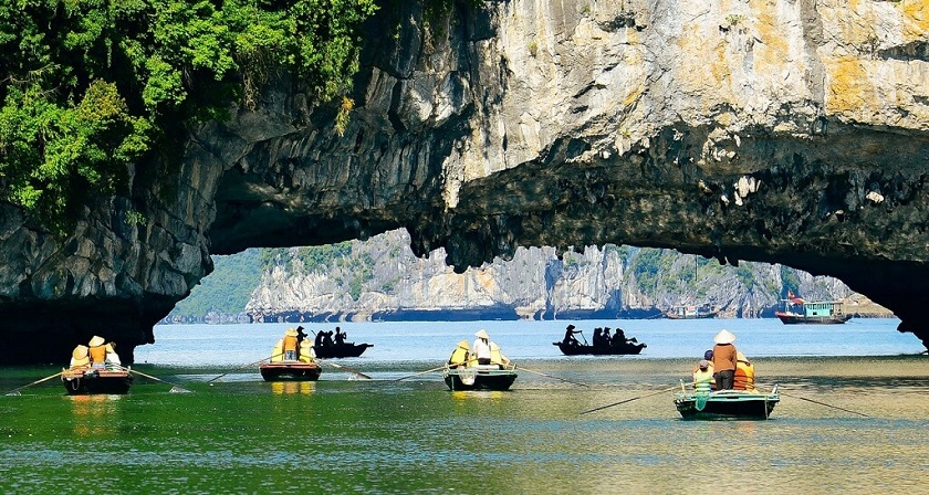 Thời điểm đẹp nhất để tham quan hang Luồn