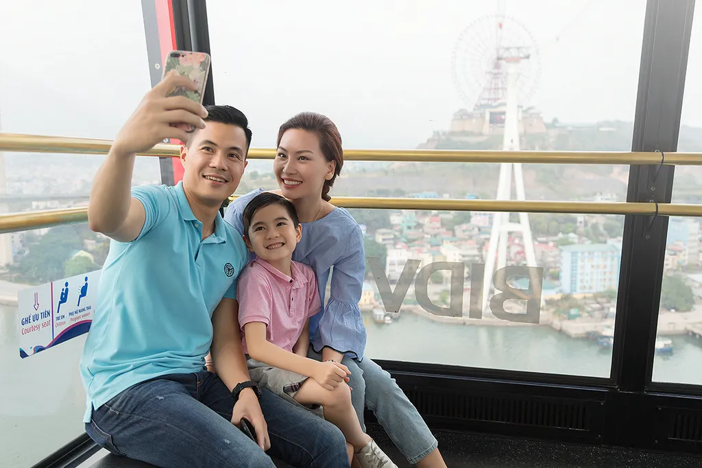 Cáp Treo Nữ Hoàng là địa điểm tham quan đặc sắc tại Hạ Long