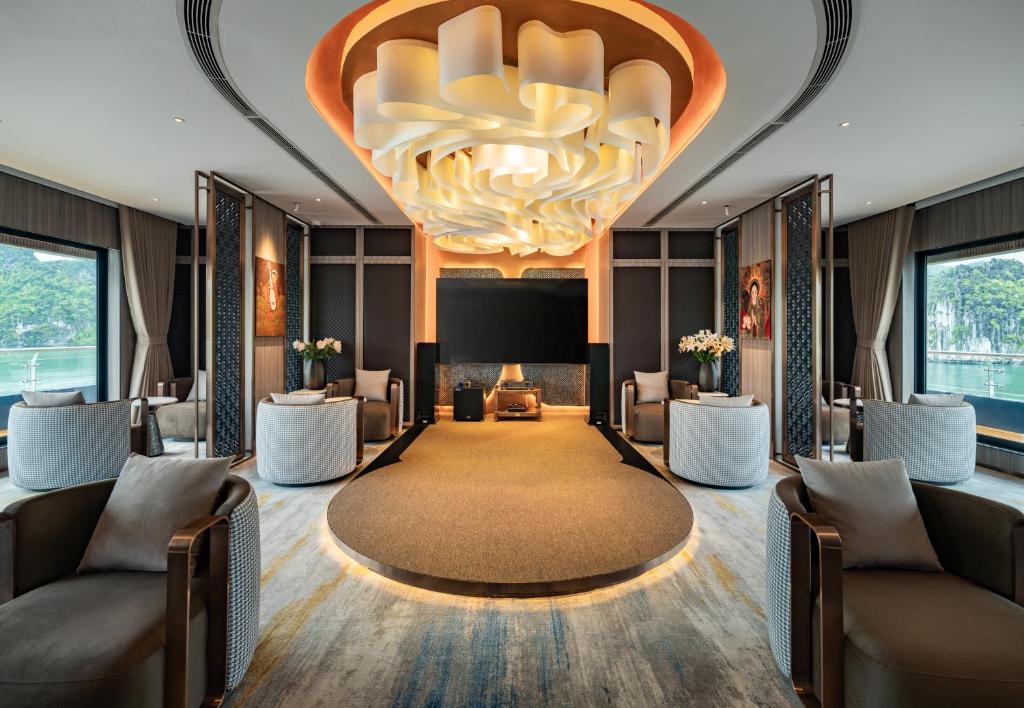 Khu Lounge được thiết kế vô cùng sang trọng với tông màu tao nhã