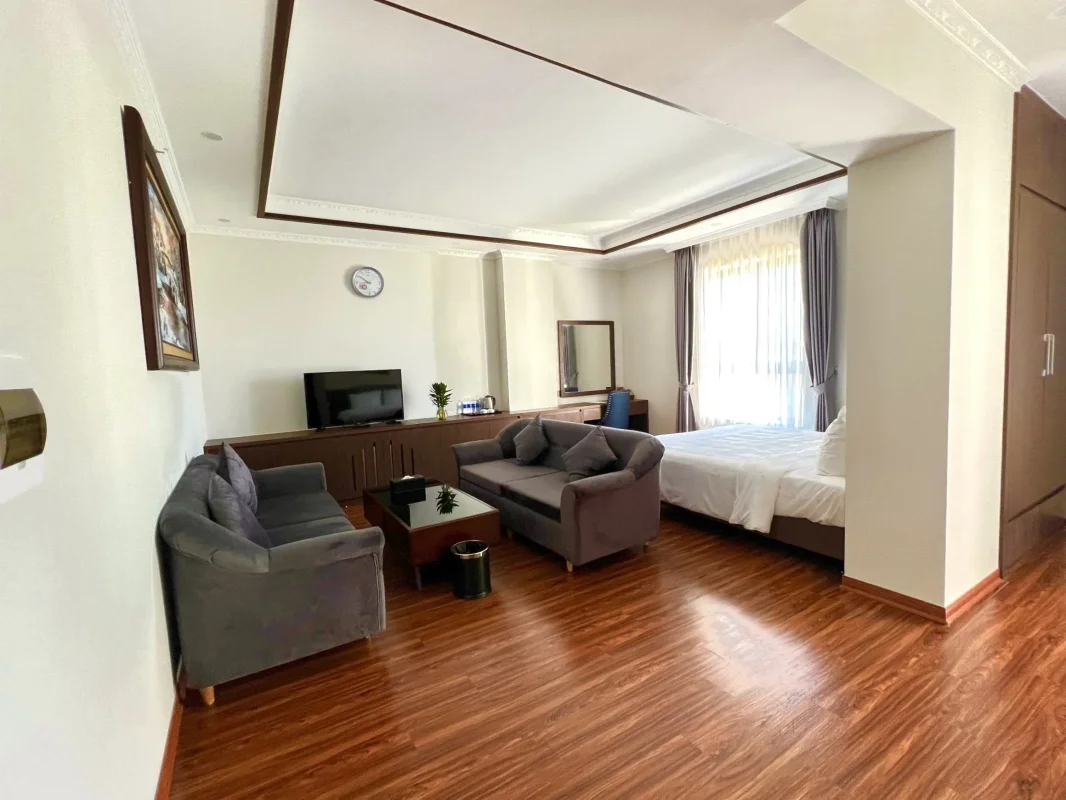 Căn phòng rộng rãi và thoáng mát