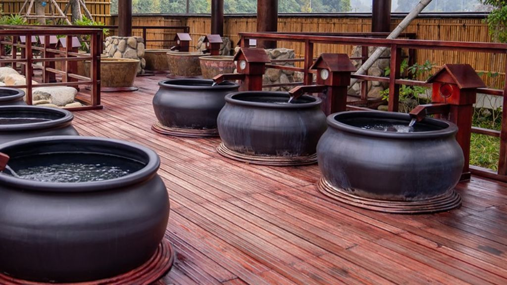 Hệ thống bể tắm chum độc đáo tại khu Public Onsen Quảng Ninh
