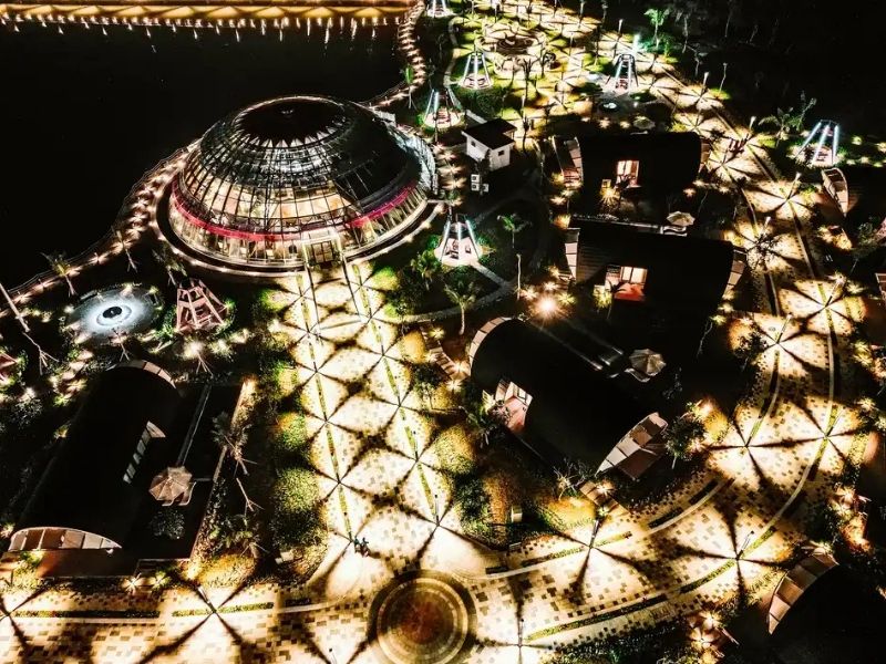 Resort Đầu Rồng là một trong những khu nghỉ dưỡng nổi bật trên đảo Cái Chiên