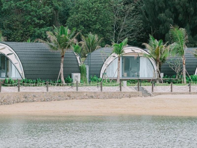 Bãi biển riêng tại Resort Đầu Rồng
