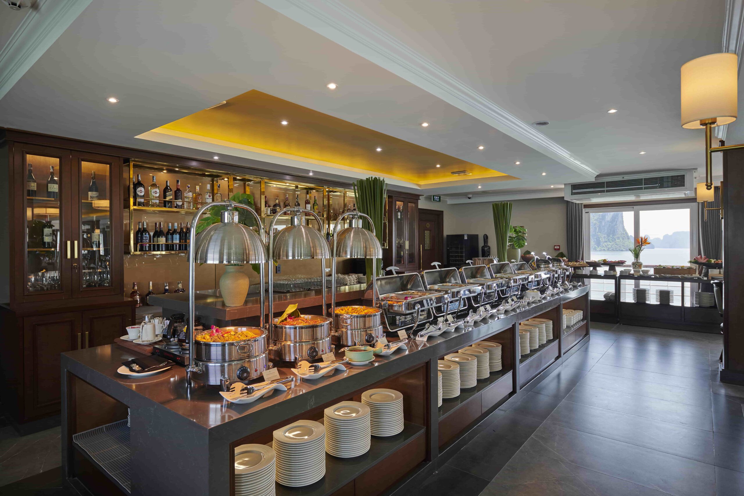 Không gian nhà hàng Elegance đẳng cấp, nơi nâng tầm trải nghiệm ẩm thực của du khách