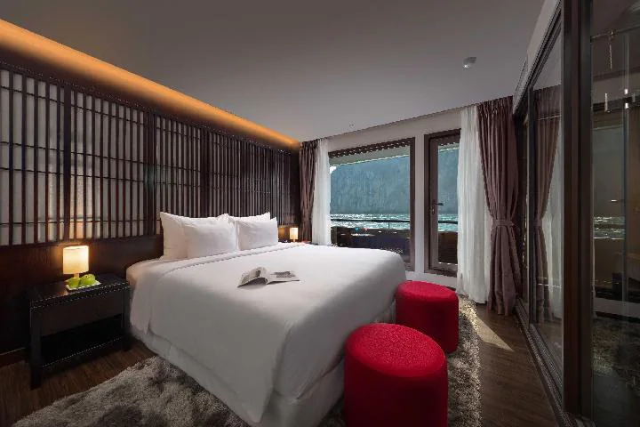 Scarlet Pearl Cruise