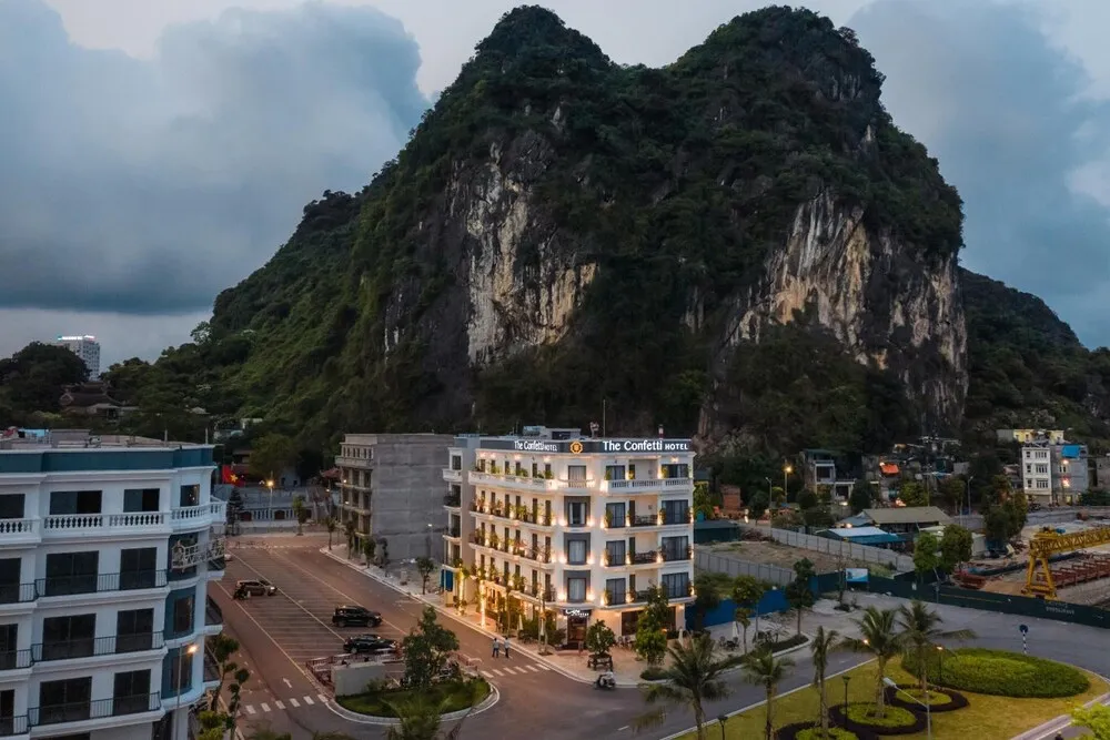 The Confetti Hotel với thiết kế hiện đại nhìn từ xa