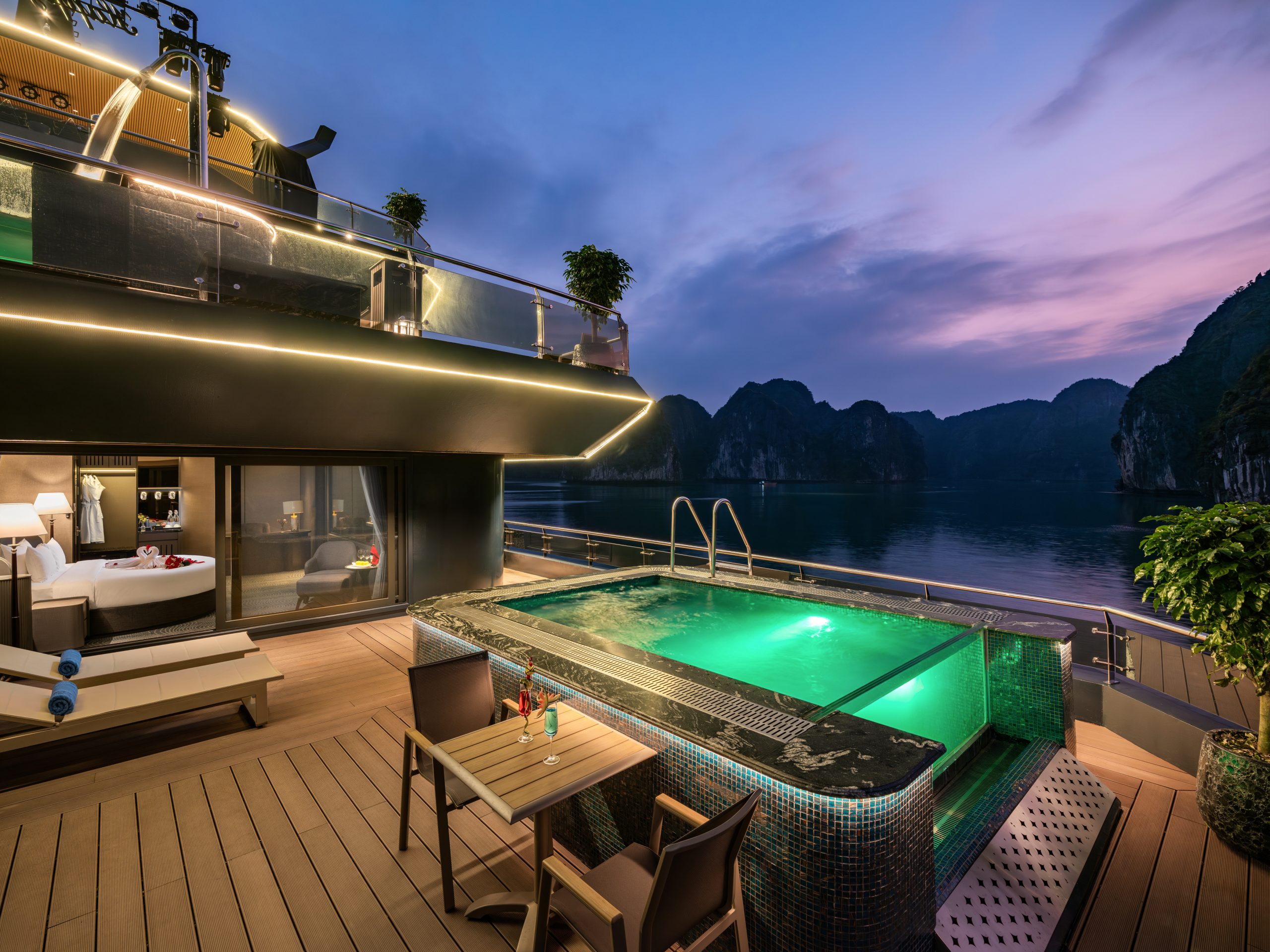 Royal Suite sở hữu không gian rộng từ bên trong tới bên ngoài