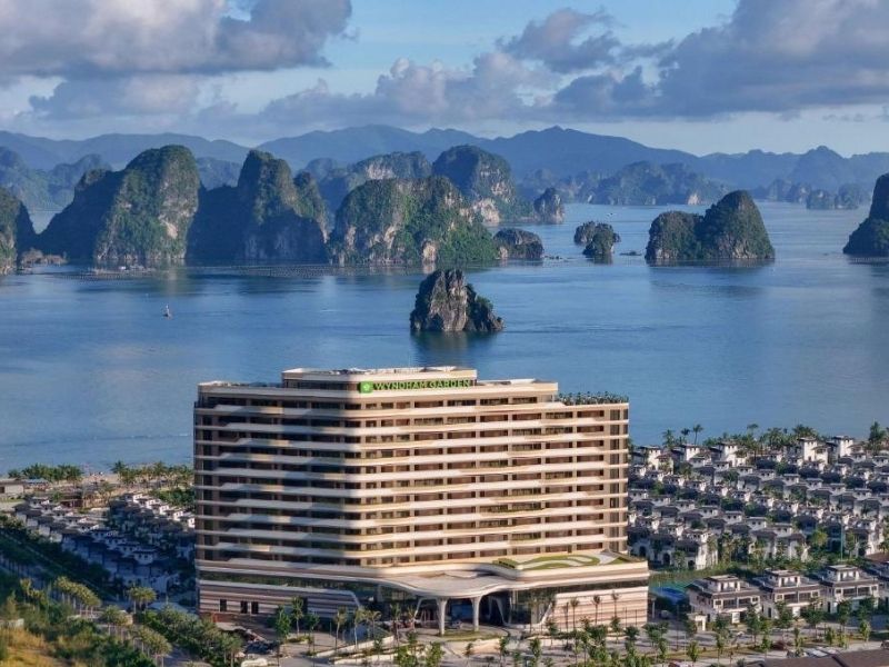 Vị trí thuận lợi giúp du khách dễ dàng khám phá các điểm tham quan nổi tiếng