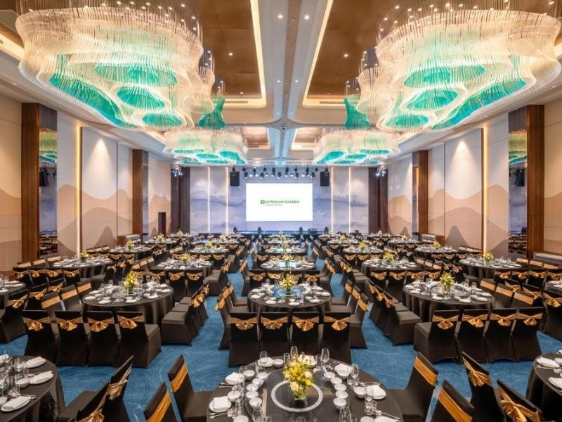 Các nhà hàng tại Wyndham Garden Sonasea Vân Đồn mang đến cho du khách trải nghiệm ẩm thực trọn vẹn