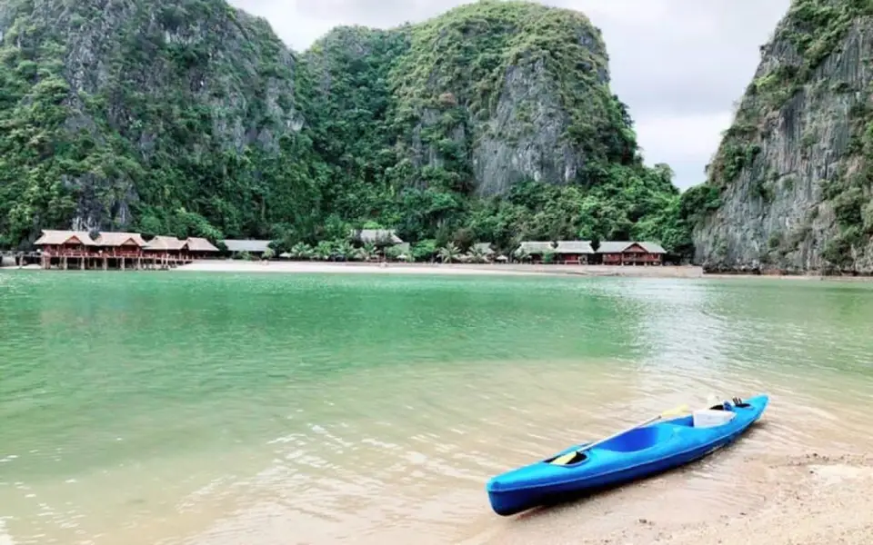 Đảo Nam Cát yên tĩnh, xanh trong