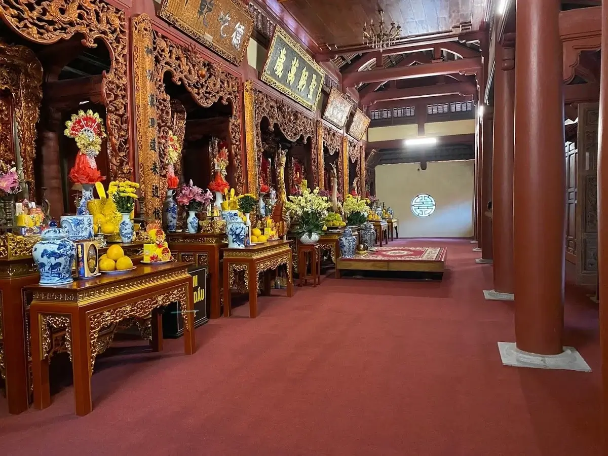 Đền thờ phụng anh linh của 8 vị vua triều Trần