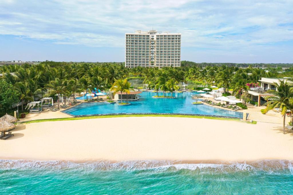 Melia Hồ Tràm rộng lớn mang kiến trúc Địa Trung Hải