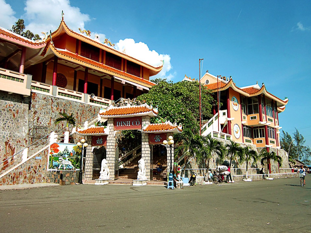 Khám phá Dinh Cô đầy thiêng liêng và tâm linh