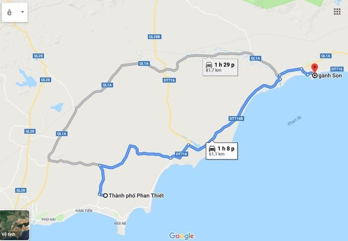 Cung đường ven biển tuyệt đẹp dẫn đến Gành Son với nền trời trong xanh