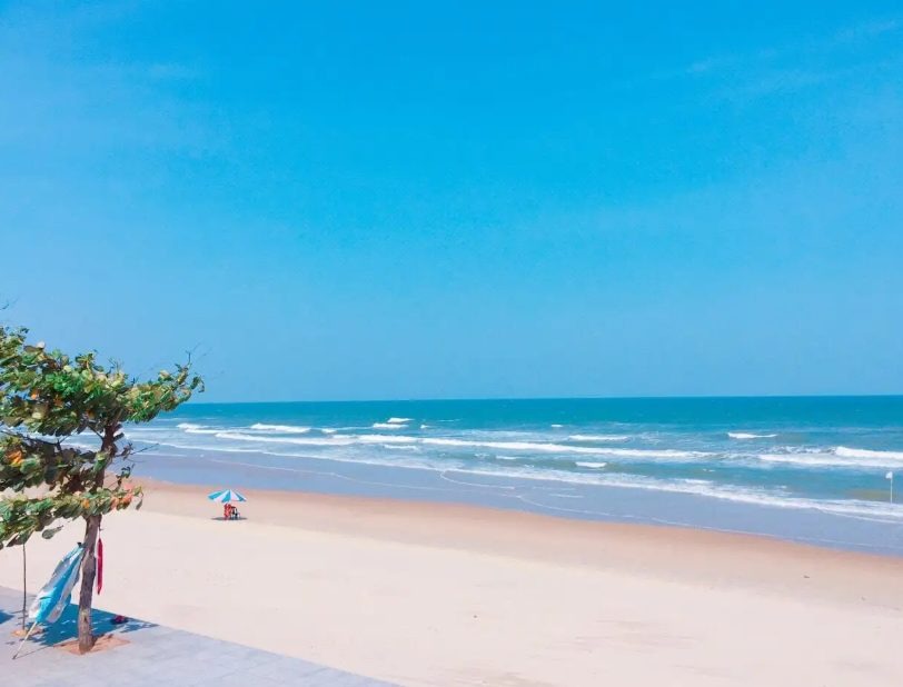 Thời điểm khám phá bãi tắm Chí Linh thích hợp nhất vào tháng 11 đến tháng 4