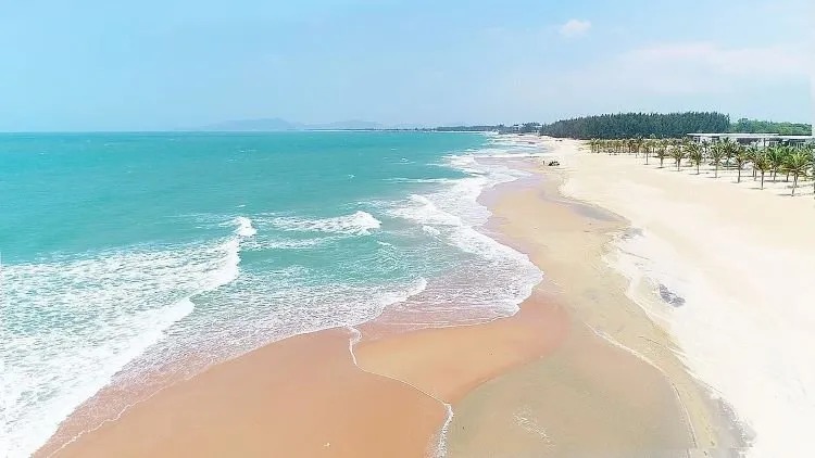 Tắm biển thả ga tại bãi tắm sạch nhất Vũng Tàu