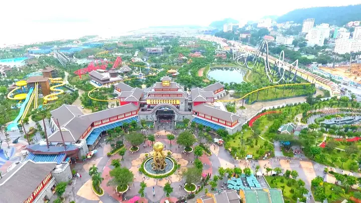 Công Viên Đại Dương là khu vực vui chơi và check-in gần biển, phù hợp cho những ai muốn thư giãn nhẹ nhàng. 