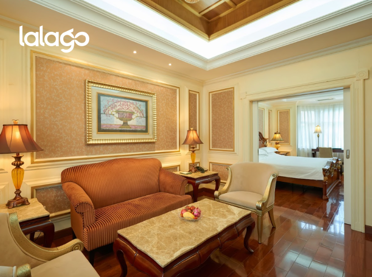 Khách sạn Li Lai International