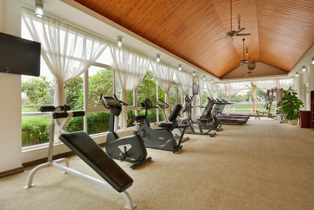 Phòng Gym được trang bị hệ thống máy tập hiện đại, đáp ứng nhu cầu rèn luyện sức khỏe của du khách. 