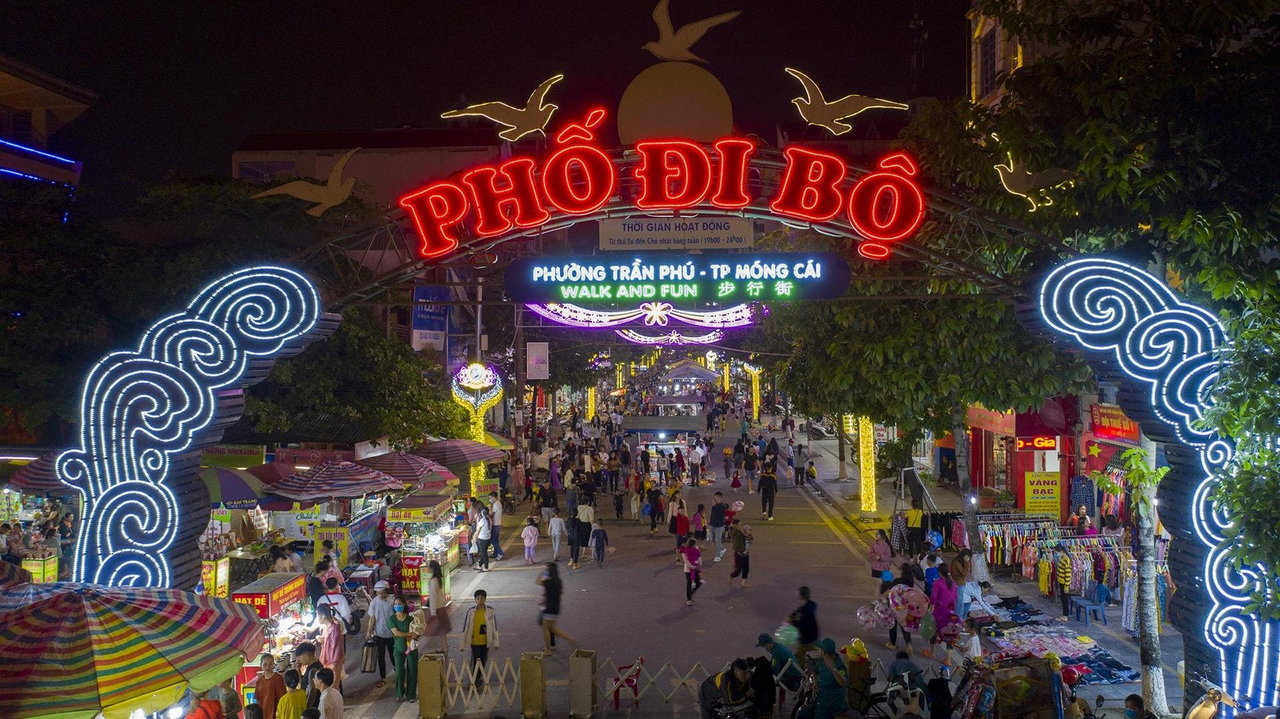 Khu phố đi bộ Móng Cái