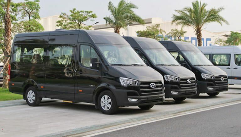 Xe Limousine đưa đón khách tuyến Hà Nội - Móng Cái
