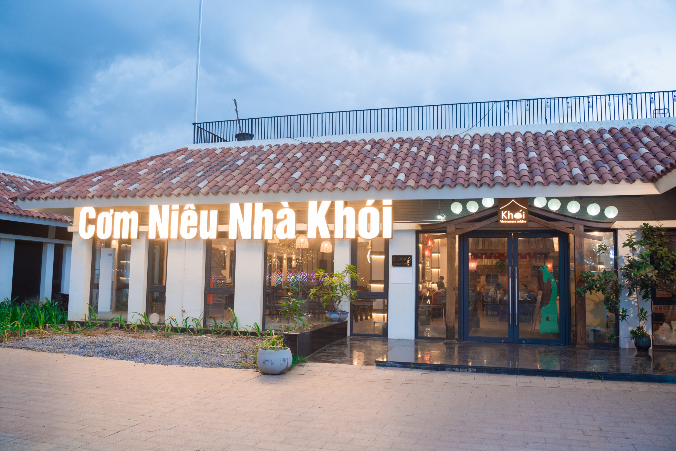 Nhà hàng Cơm niêu Nhà Khói Hạ Long