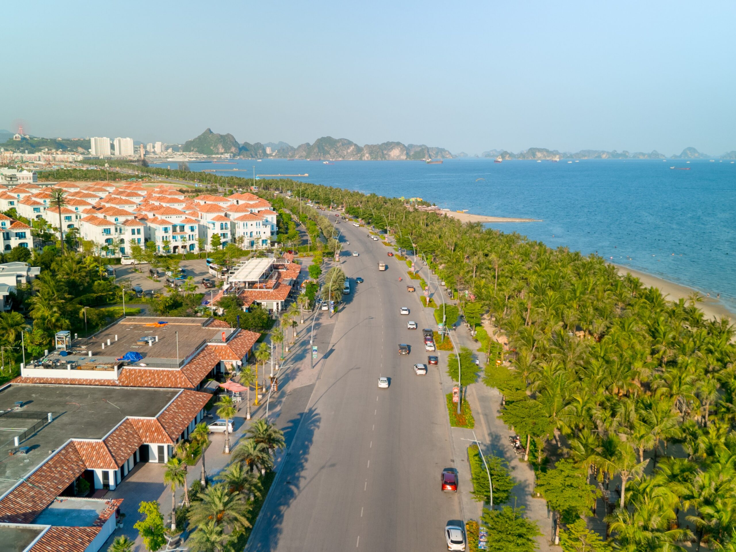 Nhà hàng có bị trí đối diễn biển Bãi Cháy