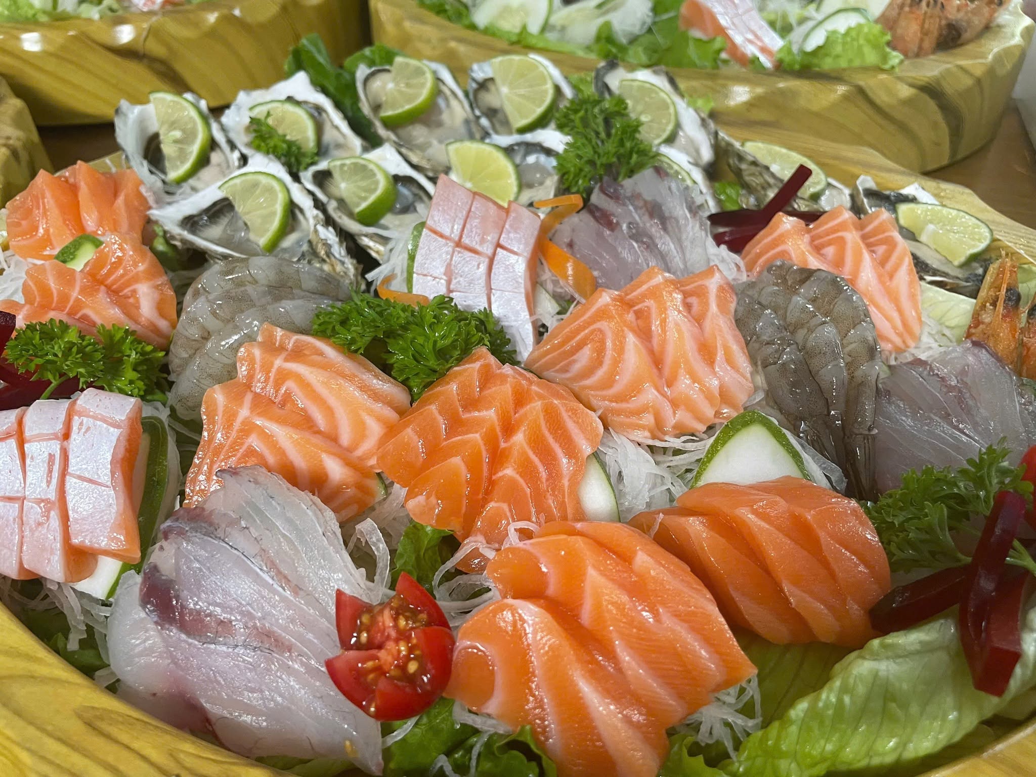 Buffet có Sashimi tươi sống