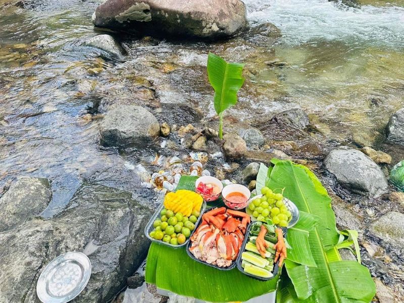 Camping bên thác