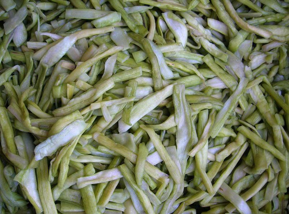 Củ dọc mùng khô độc lạ có thể mua về ăn thử