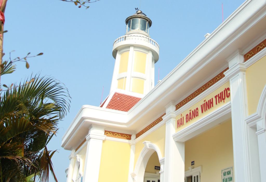 Ngọn hải đăng mang đậm phong cách kiến trúc Pháp cổ kính