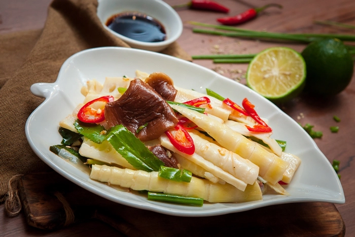Món măng trúc xào thơm ngon đậm đà đặc sản núi rừng Yên Tử