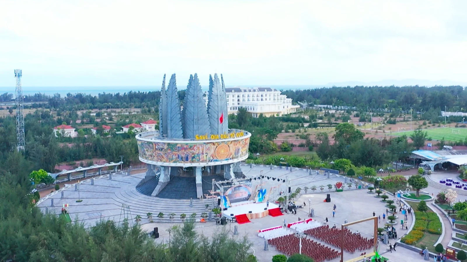 Thời điểm lý tưởng để đến thăm mũi Sa Vĩ là mùa hè từ tháng 4 đến tháng 7