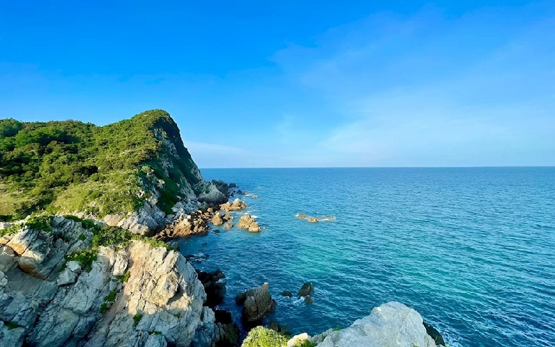 Bãi Rùa Quan Lạn mang vẻ đẹp tự nhiên chưa bị tác động