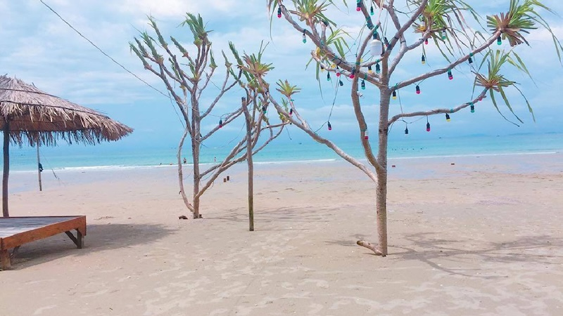 Mùa hè là thời gian vàng khi thời tiết Cô Tô ngập tràn nắng đẹp, ít mưa bão và biển vô cùng êm ả