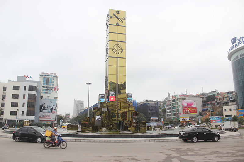 Cột đồng hồ được xây mới mang theo tinh thần đổi mới cùng khát vọng vươn tầm
