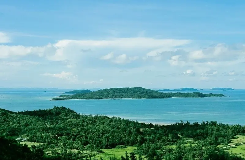 Đảo Cô Tô Con - một hòn đảo nhỏ nằm ở phía Bắc của quần đảo Cô Tô