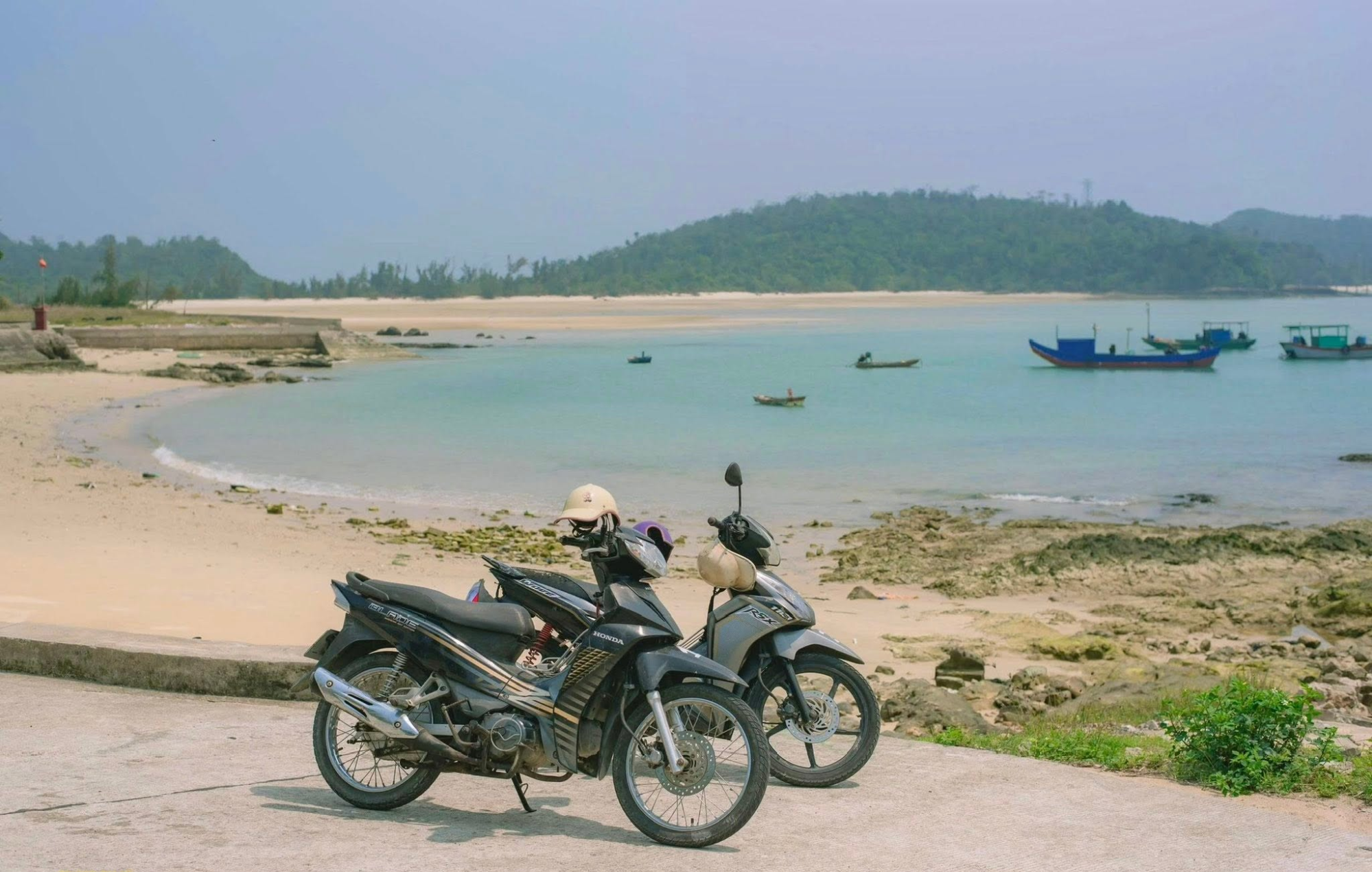 Nhịp sống bình yên trên đảo Thanh Lân của người dân