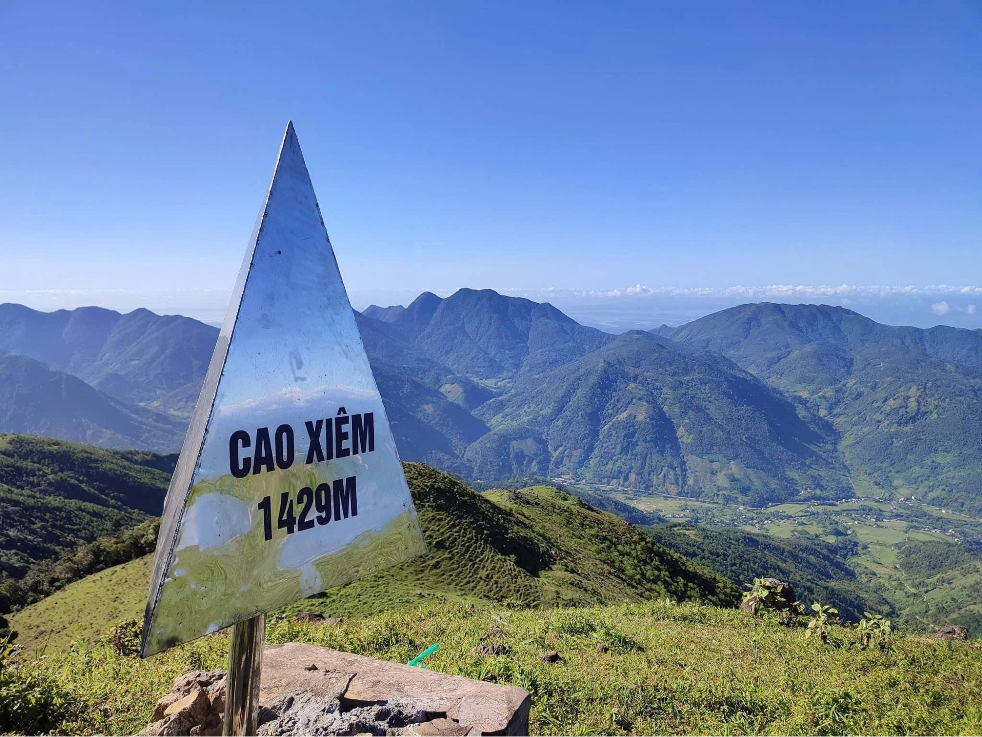 “Nóc nhà Quảng Ninh” được đánh dấu bằng tấm bảng thể hiện độ cao